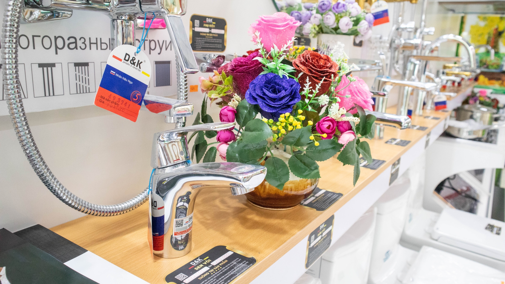 Showroom Tạo Yến Hà Nội